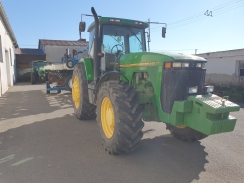 John Deere 8200